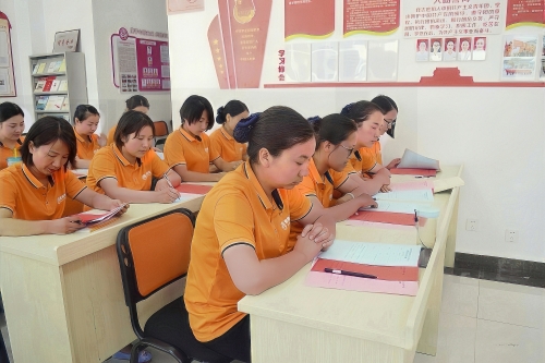 长宁涉外家政师家政劳务品牌照片4