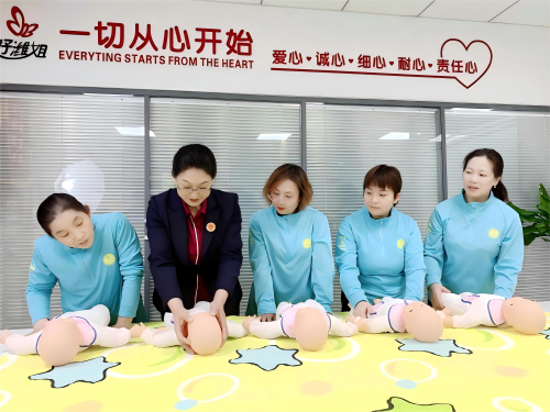 潍坊“好潍姐”家庭服务师 家政劳务品牌照片02