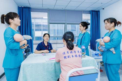 长沙玉雅清朦家政劳务品牌照片3