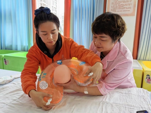 “大理金花家政”家政劳务品牌照片4