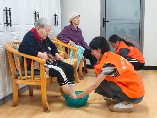 “楚姐姐巾帼家政”家政劳务品牌照片4