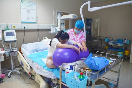 永宁塞上阿姨家政劳务品牌照片3