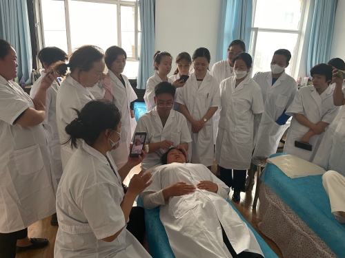 健康照护（护工）实操培训现场